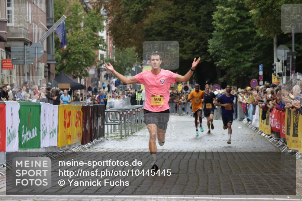 13.09.2026 - Kiel Lauf Yannick Fuchs http://msf.ph/oto/10445445 13.09.2026 12:15:26 Ziel 3398, 3970, 9575, 12196, 2550, 6871, 8093, 9575, 9855, 3194, 10494, 7208, 9316 meine-sportfotos.de