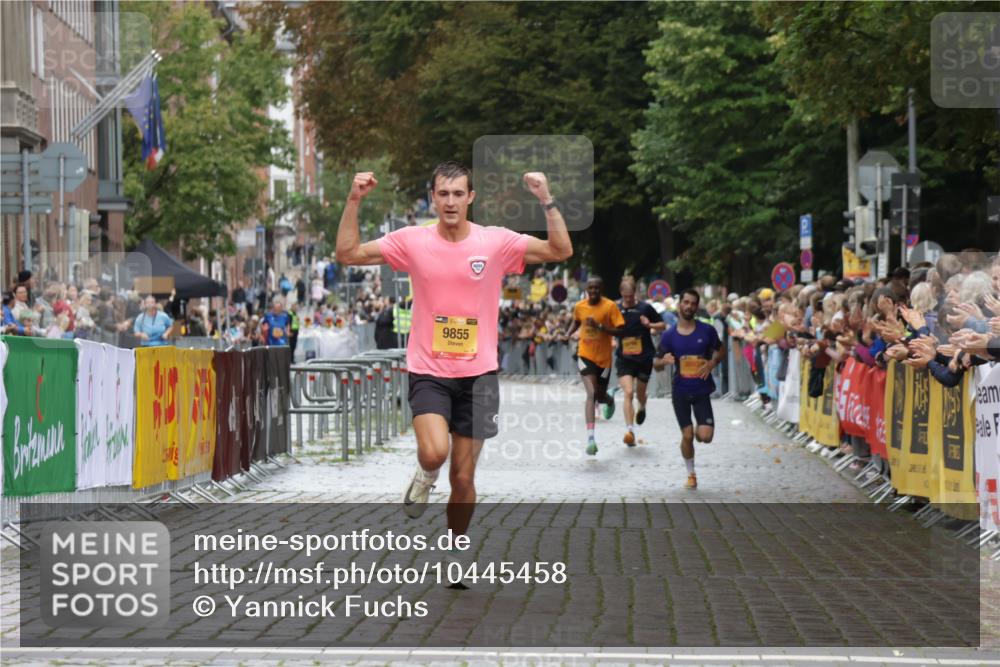 13.09.2026 - Kiel Lauf Yannick Fuchs http://msf.ph/oto/10445458 13.09.2026 12:15:27 Ziel 3398, 3970, 12196, 2550, 6871, 8093, 9575, 9855, 3194, 10494, 7208 meine-sportfotos.de