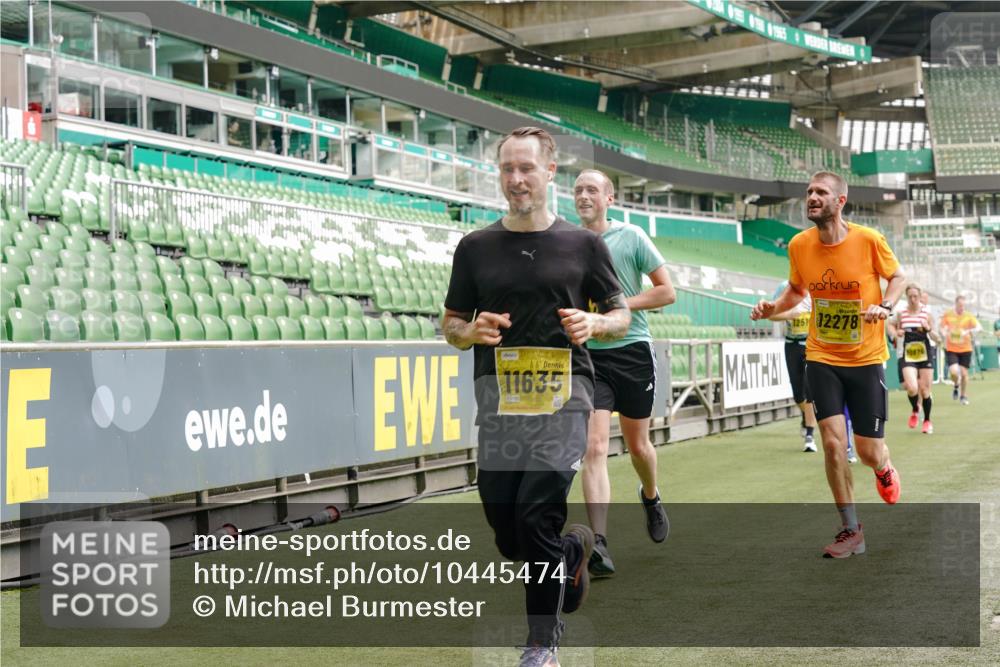 13.09.2026 - 21. swb-Marathon Bremen Michael Burmester http://msf.ph/oto/10445474 13.09.2026 10:29:12 Laufen im Stadion 10162, 10170, 10183, 10189, 10200, 10218, 10223, 10253, 10267, 10270, 10293, 10294, 10316, 10329, 10334, 10348, 10381, 10393, 10421, 10426, 10467, 10508, 10525, 10537, 10538, 10544, 10585, 10594, 10655, 10709, 10734, 10739, 10761, 10763, 10764, 10770, 10814, 10825, 10827, 10835, 10840, 10846, 10876, 10910, 10917, 10923, 10966, 10993, 11005, 11007, 11018, 11035, 11058, 11076, 11087, 11092, 11109, 11170 meine-sportfotos.de