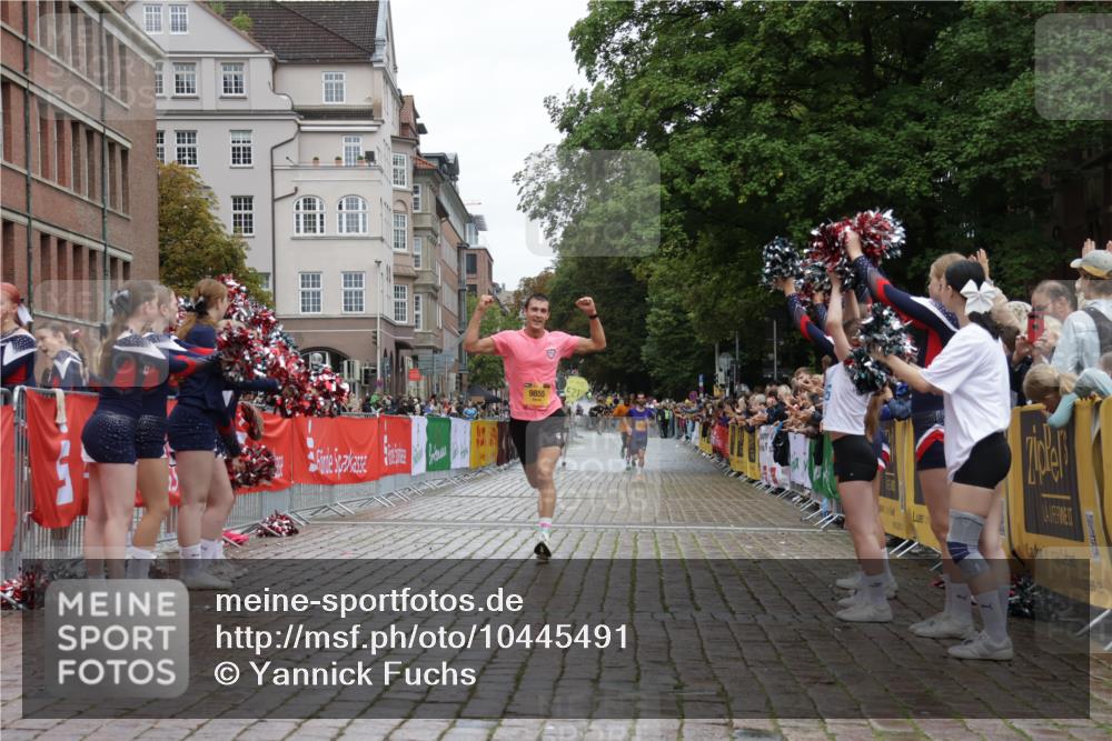 13.09.2026 - Kiel Lauf Yannick Fuchs http://msf.ph/oto/10445491 13.09.2026 12:15:29 Ziel 3398, 3970, 12196, 2550, 6871, 8093, 9575, 9855, 2562, 3194, 10494, 2550, 7208 meine-sportfotos.de