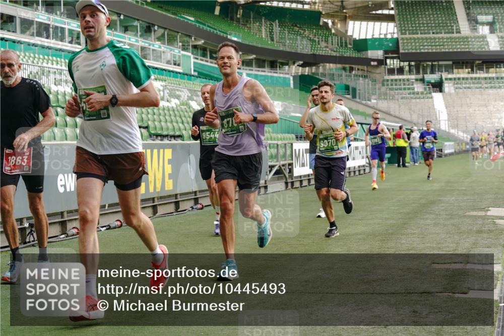 13.09.2026 - 21. swb-Marathon Bremen Michael Burmester http://msf.ph/oto/10445493 13.09.2026 12:45:58 Laufen im Stadion 195, 280, 339, 474, 508, 538, 567, 604, 697, 715, 788, 1017, 1034, 1181, 1241, 1264, 1277, 1301, 1863, 1937, 1975, 2020, 2021, 2084, 2087, 2297, 2809, 2889, 3092, 3271, 3609, 4110, 4157, 4236, 4777, 5024, 5092, 5238, 5283, 5674, 5719, 5996, 6815, 6918, 7206, 7265, 7336, 7478, 7715, 8054, 8096, 8319, 8325, 8331, 8670, 8701, 8756, 8936, 8983, 9070, 9129, 9273, 9306, 9495, 9544, 9583, 9642, 13034, 13168, 439, 1411, 1667, 1822, 1850 meine-sportfotos.de