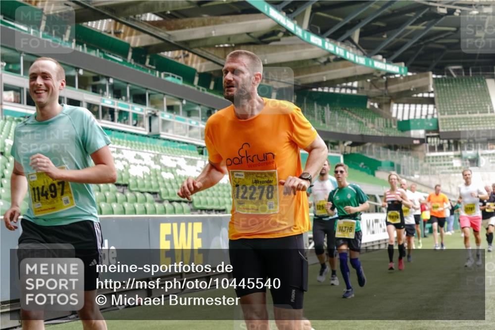 13.09.2026 - 21. swb-Marathon Bremen Michael Burmester http://msf.ph/oto/10445540 13.09.2026 10:29:14 Laufen im Stadion 10162, 10170, 10183, 10189, 10200, 10218, 10223, 10253, 10267, 10270, 10293, 10294, 10316, 10329, 10334, 10348, 10381, 10393, 10421, 10426, 10452, 10467, 10508, 10525, 10537, 10538, 10544, 10585, 10594, 10655, 10709, 10734, 10739, 10761, 10763, 10764, 10770, 10814, 10825, 10827, 10835, 10840, 10876, 10910, 10917, 10923, 10966, 10993, 11005, 11007, 11018, 11035, 11058, 11087, 11092, 11109, 11170 meine-sportfotos.de