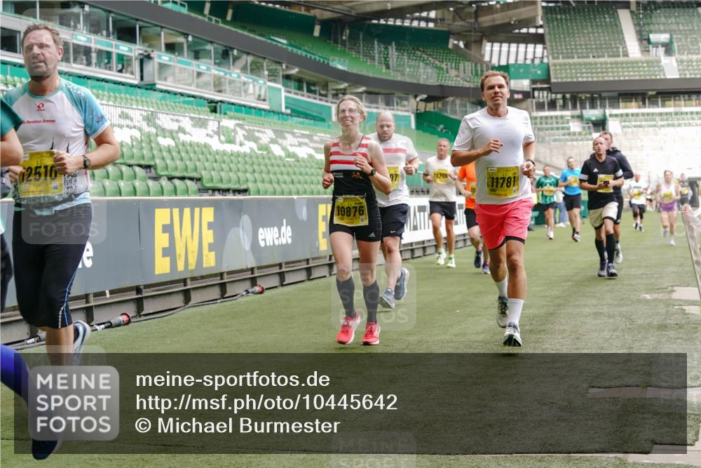 13.09.2026 - 21. swb-Marathon Bremen Michael Burmester http://msf.ph/oto/10445642 13.09.2026 10:29:16 Laufen im Stadion 10162, 10170, 10183, 10189, 10200, 10218, 10223, 10233, 10253, 10267, 10270, 10293, 10294, 10316, 10329, 10334, 10348, 10381, 10393, 10421, 10426, 10452, 10467, 10508, 10525, 10537, 10538, 10544, 10585, 10594, 10655, 10709, 10734, 10739, 10761, 10763, 10764, 10770, 10814, 10825, 10827, 10835, 10840, 10876, 10887, 10910, 10917, 10923, 10966, 10993, 11005, 11007, 11018, 11035, 11058, 11087, 11092, 11109, 11170 meine-sportfotos.de