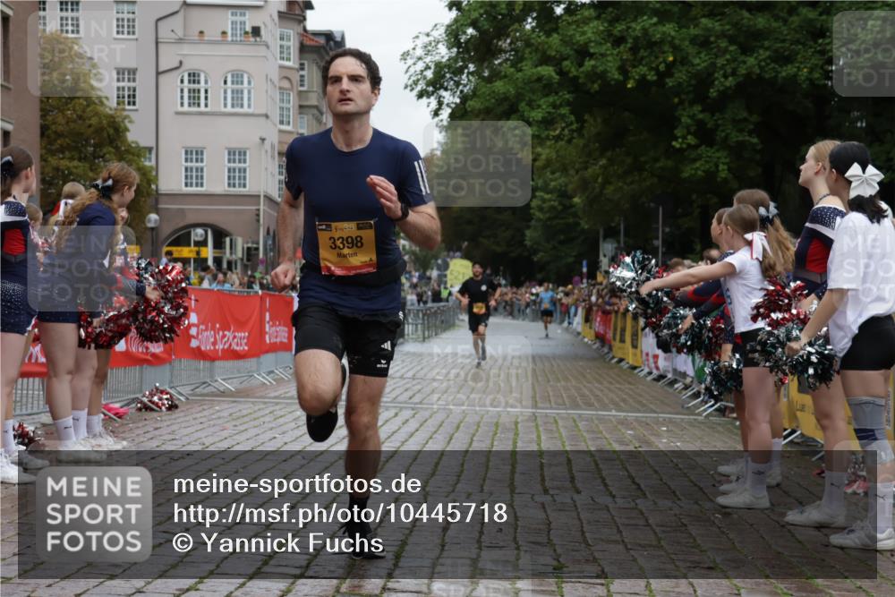 13.09.2026 - Kiel Lauf Yannick Fuchs http://msf.ph/oto/10445718 13.09.2026 12:15:47 Ziel 2562, 10494, 12309, 3194, 3398, 3970, 6871, 8093, 9575, 12196, 11267, 12683, 6871, 8093, 9855 meine-sportfotos.de