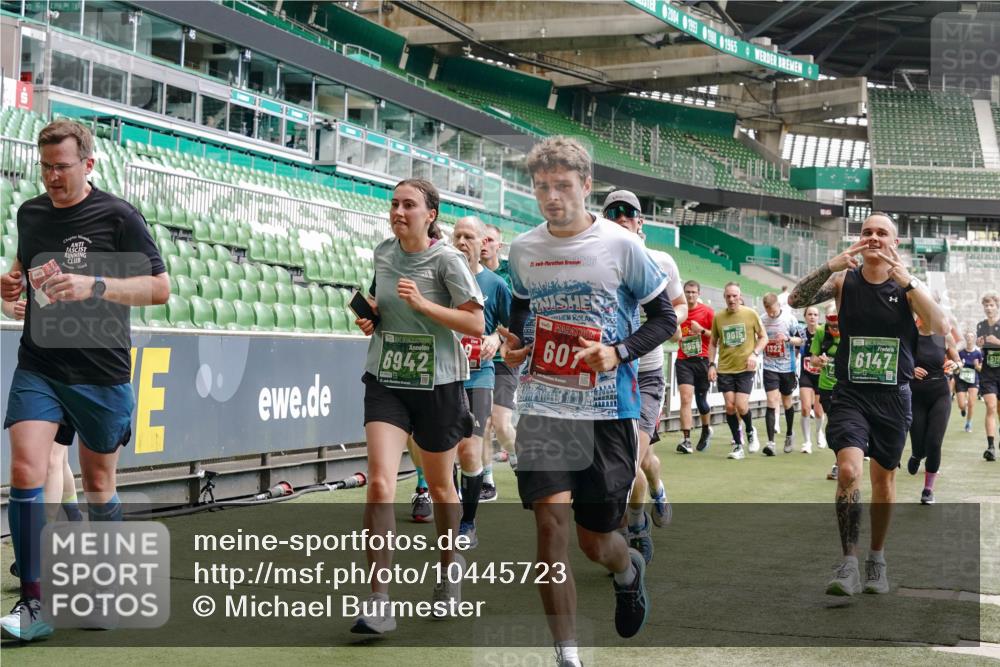13.09.2026 - 21. swb-Marathon Bremen Michael Burmester http://msf.ph/oto/10445723 13.09.2026 13:08:03 Laufen im Stadion 132, 156, 310, 372, 489, 551, 607, 682, 716, 800, 808, 809, 831, 834, 846, 884, 911, 922, 1025, 1083, 1124, 1173, 1189, 1210, 1285, 1289, 1322, 1364, 1369, 1387, 1395, 1437, 1532, 1545, 1559, 1600, 1688, 1831, 1841, 1854, 1871, 1899, 1926, 1938, 2003, 2041, 2070, 2090, 2215, 2219, 2229, 2283, 2318, 2366, 2380, 2405, 2440, 2467, 2492, 2565, 2611, 2635, 2699, 2707, 2721, 2727, 2731, 2755, 2782, 2802, 2818, 2823, 2831, 2841, 2866, 2897, 2911, 2930, 2949, 2960 meine-sportfotos.de