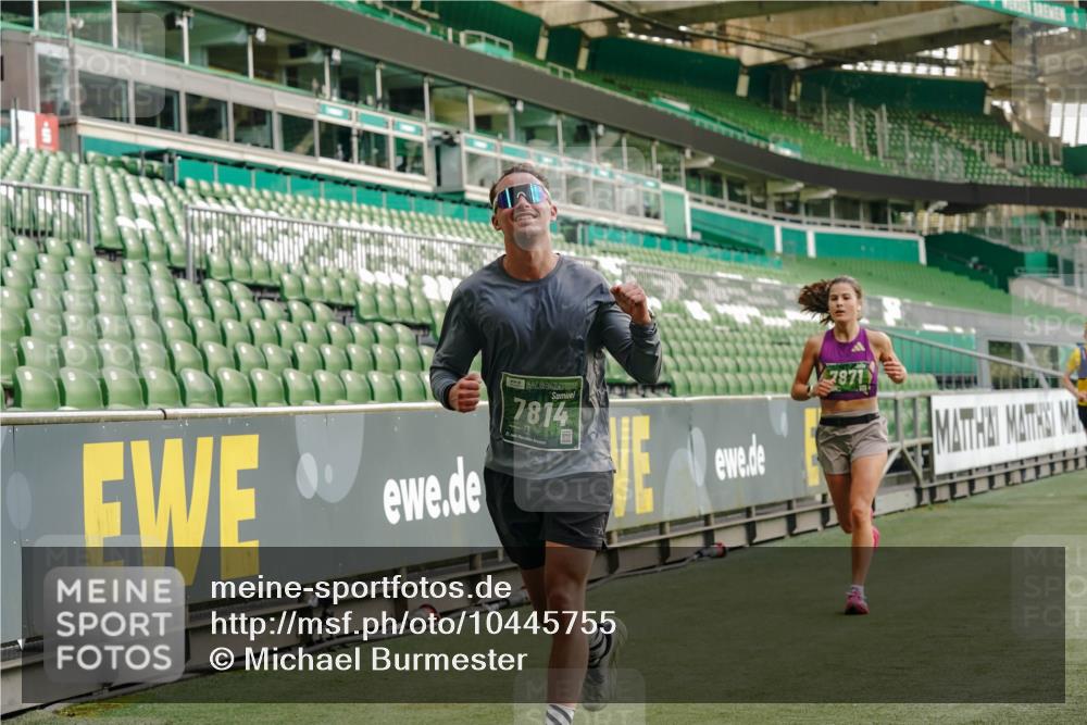 13.09.2026 - 21. swb-Marathon Bremen Michael Burmester http://msf.ph/oto/10445755 13.09.2026 12:46:12 Laufen im Stadion 195, 280, 474, 508, 538, 567, 604, 697, 788, 868, 1017, 1034, 1181, 1241, 1264, 1277, 1863, 1937, 1975, 2020, 2021, 2084, 2087, 2297, 2809, 2889, 3092, 3196, 3271, 3609, 4110, 4157, 4236, 4777, 5024, 5092, 5238, 5283, 5674, 5719, 6053, 6686, 6815, 6918, 7206, 7336, 7478, 7814, 7871, 8054, 8096, 8319, 8325, 8331, 8334, 8670, 8701, 8756, 8936, 8983, 9070, 9129, 9273, 9306, 9495, 9544, 9583, 9642, 9813, 13034, 13168, 439, 1667, 1822, 1850 meine-sportfotos.de