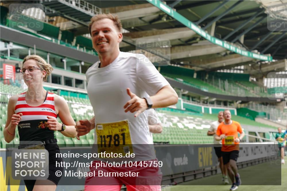 13.09.2026 - 21. swb-Marathon Bremen Michael Burmester http://msf.ph/oto/10445759 13.09.2026 10:29:18 Laufen im Stadion 10162, 10170, 10183, 10189, 10200, 10218, 10233, 10253, 10267, 10270, 10293, 10294, 10316, 10329, 10334, 10348, 10381, 10392, 10393, 10421, 10426, 10452, 10467, 10508, 10525, 10537, 10538, 10544, 10585, 10594, 10655, 10709, 10734, 10739, 10761, 10763, 10764, 10770, 10814, 10825, 10827, 10835, 10840, 10876, 10887, 10906, 10910, 10917, 10923, 10966, 10993, 11005, 11007, 11018, 11035, 11058, 11087, 11092, 11109, 11170 meine-sportfotos.de