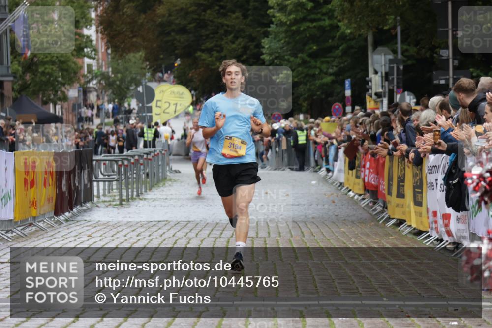 13.09.2026 - Kiel Lauf Yannick Fuchs http://msf.ph/oto/10445765 13.09.2026 12:15:57 Ziel 2562, 11267, 12309, 12683, 3194, 3398, 3970, 10494, 1555, 10976, 3398, 9575, 12196 meine-sportfotos.de