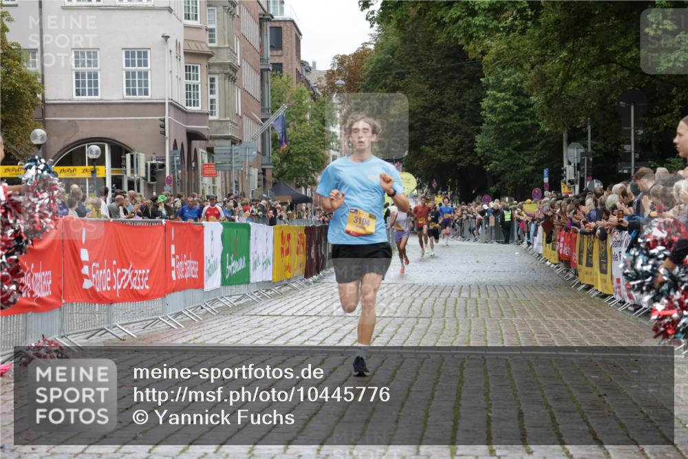 13.09.2026 - Kiel Lauf Yannick Fuchs http://msf.ph/oto/10445776 13.09.2026 12:15:59 Ziel 11267, 12309, 12683, 2562, 3194, 3970, 10494, 1555, 10976, 3398, 12196 meine-sportfotos.de