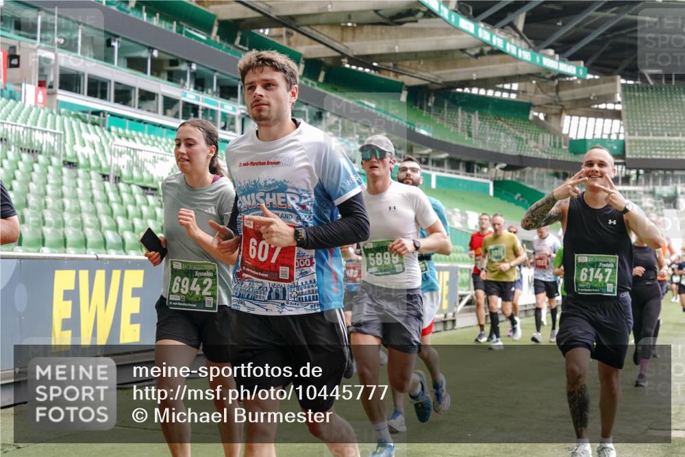 13.09.2026 - 21. swb-Marathon Bremen Michael Burmester http://msf.ph/oto/10445777 13.09.2026 13:08:04 Laufen im Stadion 132, 156, 310, 372, 489, 551, 607, 682, 716, 800, 808, 809, 831, 834, 846, 884, 911, 922, 1025, 1083, 1124, 1173, 1189, 1210, 1285, 1289, 1322, 1364, 1369, 1387, 1395, 1532, 1545, 1559, 1600, 1688, 1831, 1841, 1854, 1871, 1899, 1926, 1938, 2003, 2041, 2070, 2090, 2215, 2219, 2229, 2283, 2318, 2366, 2380, 2405, 2440, 2467, 2492, 2565, 2611, 2635, 2699, 2707, 2721, 2727, 2731, 2755, 2782, 2802, 2818, 2823, 2831, 2841, 2866, 2897, 2911, 2930, 2949, 2960 meine-sportfotos.de