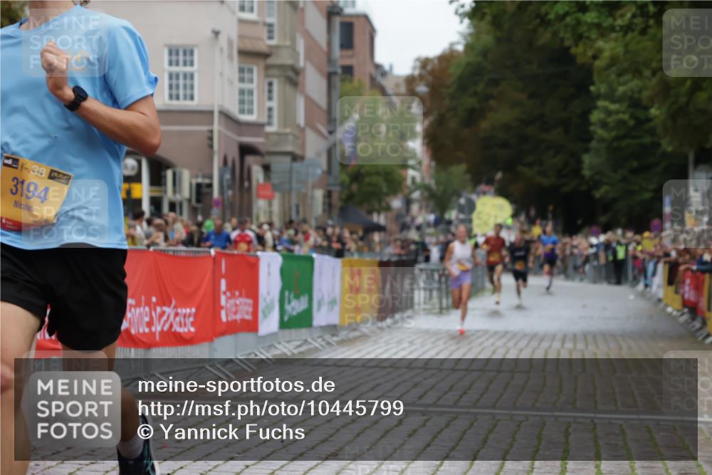 13.09.2026 - Kiel Lauf Yannick Fuchs http://msf.ph/oto/10445799 13.09.2026 12:16:01 Ziel 11267, 12309, 12683, 2562, 3194, 3970, 10494, 12309, 1555, 10976, 3398, 3970, 12196 meine-sportfotos.de