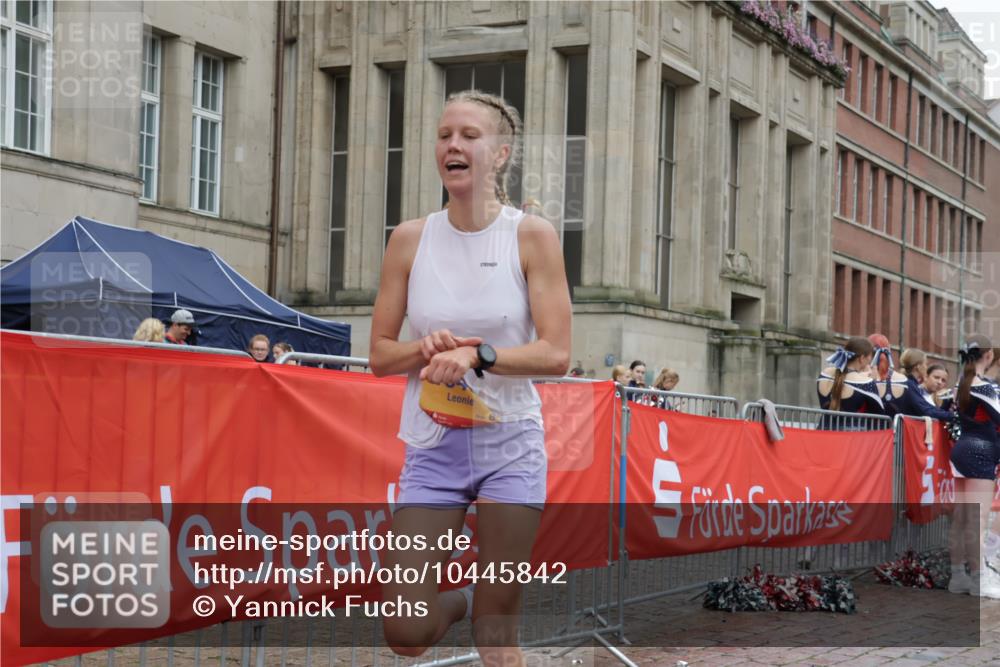 13.09.2026 - Kiel Lauf Yannick Fuchs http://msf.ph/oto/10445842 13.09.2026 12:16:09 Ziel 1555, 12683, 2562, 3194, 10494, 11267, 12309, 7260, 10976, 3194, 3970 meine-sportfotos.de