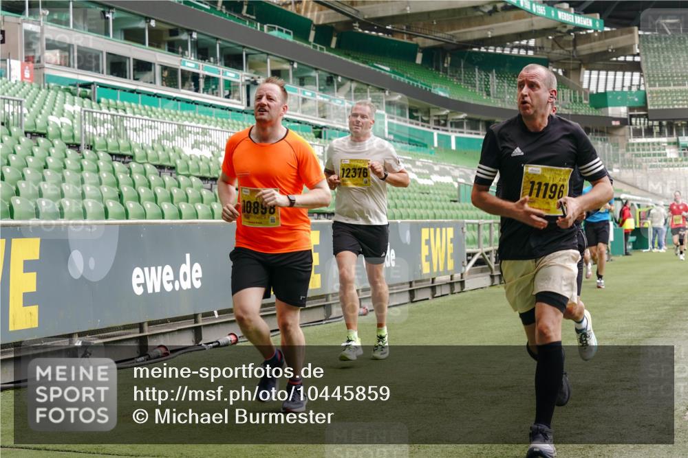 13.09.2026 - 21. swb-Marathon Bremen Michael Burmester http://msf.ph/oto/10445859 13.09.2026 10:29:20 Laufen im Stadion 10162, 10170, 10183, 10189, 10193, 10200, 10218, 10233, 10253, 10267, 10270, 10293, 10294, 10316, 10329, 10334, 10348, 10381, 10392, 10421, 10426, 10452, 10467, 10508, 10525, 10537, 10538, 10544, 10585, 10594, 10652, 10655, 10709, 10734, 10739, 10761, 10763, 10764, 10770, 10808, 10814, 10825, 10827, 10835, 10840, 10876, 10887, 10906, 10910, 10917, 10923, 10966, 10993, 11005, 11007, 11018, 11035, 11058, 11087, 11092, 11109, 11170 meine-sportfotos.de