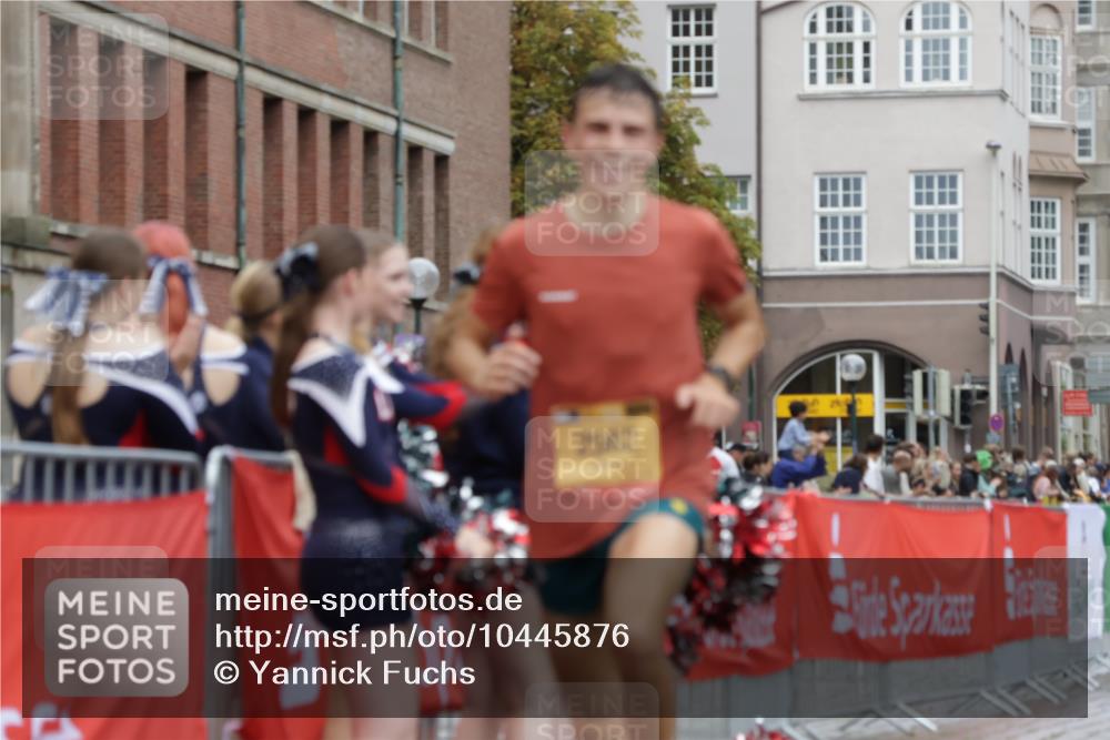 13.09.2026 - Kiel Lauf Yannick Fuchs http://msf.ph/oto/10445876 13.09.2026 12:16:13 Ziel 1555, 10976, 2562, 10494, 11267, 12309, 12683, 169, 7260, 3194 meine-sportfotos.de