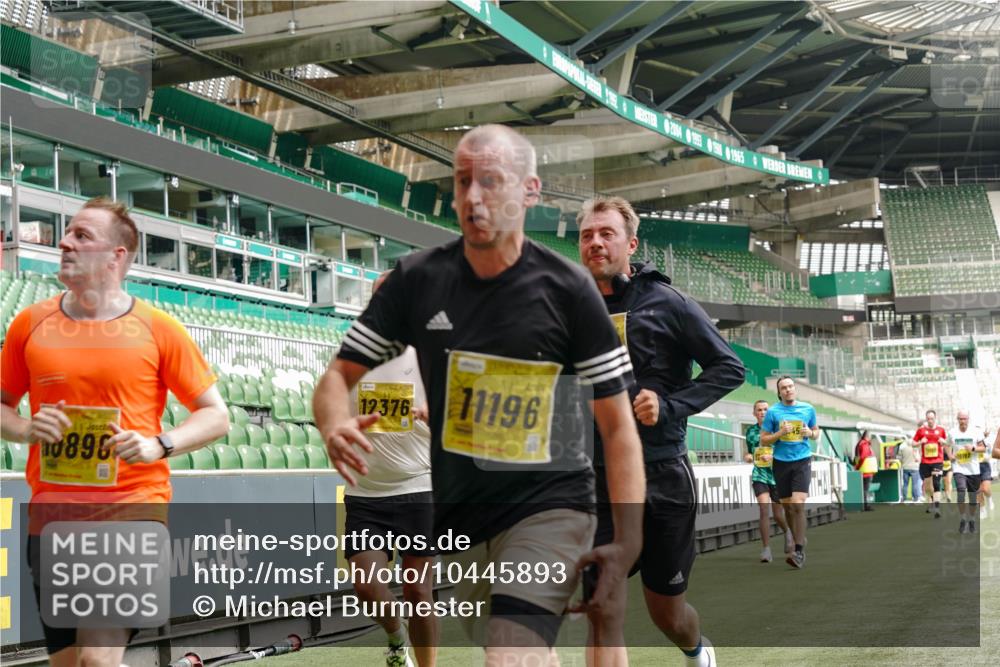 13.09.2026 - 21. swb-Marathon Bremen Michael Burmester http://msf.ph/oto/10445893 13.09.2026 10:29:21 Laufen im Stadion 10162, 10170, 10183, 10189, 10193, 10200, 10218, 10233, 10253, 10267, 10270, 10293, 10294, 10316, 10329, 10334, 10348, 10381, 10392, 10421, 10426, 10452, 10467, 10508, 10525, 10537, 10538, 10544, 10585, 10594, 10652, 10655, 10709, 10734, 10739, 10761, 10763, 10764, 10770, 10808, 10814, 10825, 10827, 10835, 10840, 10876, 10887, 10906, 10910, 10923, 10966, 10993, 11005, 11007, 11018, 11035, 11058, 11087, 11092, 11109, 11170 meine-sportfotos.de
