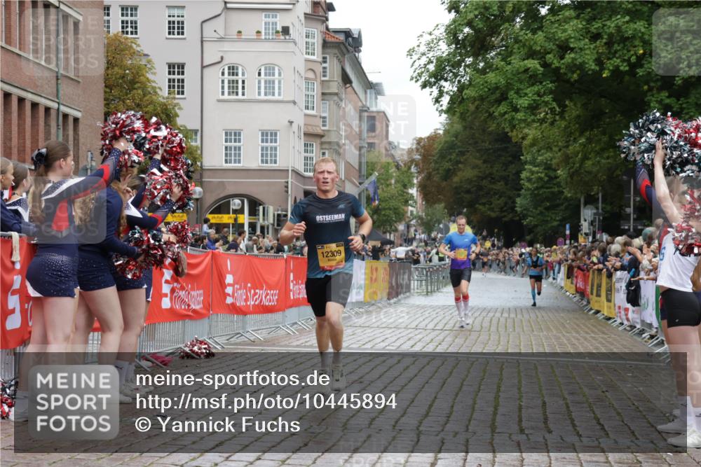 13.09.2026 - Kiel Lauf Yannick Fuchs http://msf.ph/oto/10445894 13.09.2026 12:16:14 Ziel 1555, 10976, 2562, 10494, 11267, 12309, 12683, 169, 7260, 3194 meine-sportfotos.de