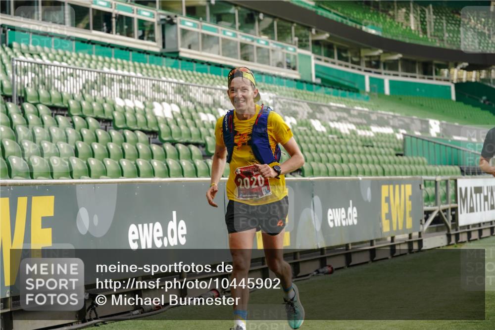 13.09.2026 - 21. swb-Marathon Bremen Michael Burmester http://msf.ph/oto/10445902 13.09.2026 12:46:17 Laufen im Stadion 195, 280, 474, 508, 538, 567, 604, 697, 788, 868, 1017, 1034, 1181, 1241, 1277, 1863, 1937, 2020, 2021, 2084, 2087, 2297, 2538, 2809, 2889, 3092, 3196, 3271, 3424, 3609, 4110, 4157, 4236, 4777, 5024, 5092, 5238, 5283, 5674, 5719, 6053, 6686, 6815, 6918, 7336, 7478, 7814, 7871, 8054, 8096, 8319, 8325, 8331, 8334, 8670, 8701, 8756, 8936, 8983, 9070, 9129, 9273, 9306, 9495, 9544, 9583, 9642, 9813, 13034, 13168, 439, 1667, 1850 meine-sportfotos.de
