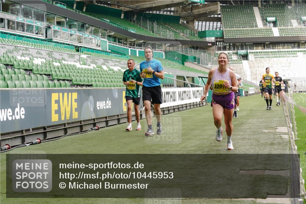 13.09.2026 - 21. swb-Marathon Bremen Michael Burmester http://msf.ph/oto/10445953 13.09.2026 10:29:23 Laufen im Stadion 10162, 10170, 10183, 10189, 10193, 10200, 10218, 10233, 10253, 10267, 10270, 10294, 10316, 10329, 10334, 10348, 10381, 10392, 10421, 10426, 10452, 10467, 10508, 10525, 10537, 10538, 10544, 10585, 10594, 10652, 10655, 10709, 10734, 10739, 10761, 10763, 10764, 10770, 10808, 10814, 10825, 10827, 10835, 10840, 10876, 10887, 10906, 10910, 10923, 10966, 10993, 11002, 11005, 11007, 11018, 11035, 11058, 11087, 11092, 11109, 11170 meine-sportfotos.de