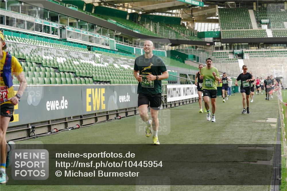 13.09.2026 - 21. swb-Marathon Bremen Michael Burmester http://msf.ph/oto/10445954 13.09.2026 12:46:18 Laufen im Stadion 195, 280, 474, 508, 538, 567, 604, 697, 788, 868, 1017, 1034, 1181, 1241, 1277, 1863, 1937, 2020, 2021, 2084, 2087, 2297, 2538, 2809, 2889, 3092, 3196, 3271, 3424, 3520, 3609, 4110, 4157, 4236, 4777, 5024, 5092, 5238, 5283, 5674, 5719, 6053, 6686, 6815, 6918, 7102, 7336, 7478, 7814, 7871, 8054, 8096, 8319, 8325, 8331, 8334, 8670, 8701, 8756, 8936, 8983, 9070, 9129, 9273, 9306, 9495, 9544, 9583, 9642, 9813, 13034, 439, 1667, 1850 meine-sportfotos.de