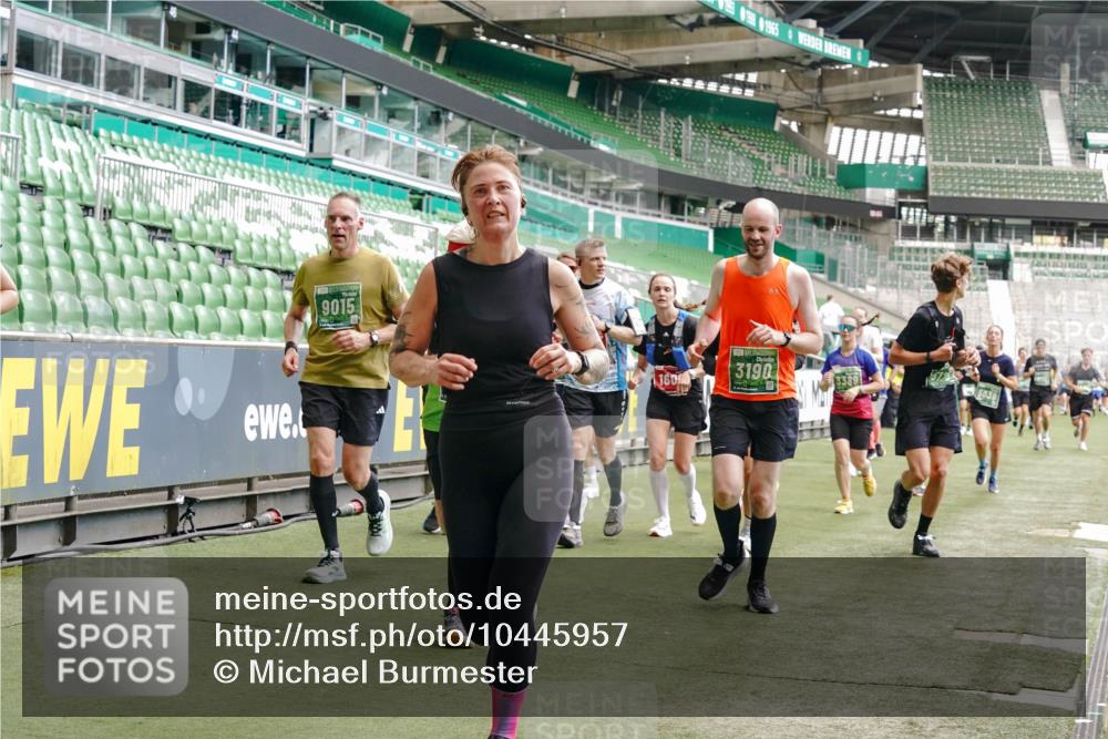 13.09.2026 - 21. swb-Marathon Bremen Michael Burmester http://msf.ph/oto/10445957 13.09.2026 13:08:07 Laufen im Stadion 132, 156, 310, 489, 551, 607, 682, 716, 800, 808, 809, 831, 834, 846, 884, 911, 922, 1025, 1124, 1173, 1189, 1210, 1285, 1289, 1322, 1364, 1369, 1387, 1395, 1398, 1532, 1559, 1600, 1688, 1831, 1841, 1854, 1871, 1899, 1926, 1938, 2003, 2041, 2070, 2090, 2215, 2219, 2229, 2283, 2318, 2366, 2380, 2405, 2413, 2440, 2467, 2492, 2565, 2611, 2635, 2699, 2707, 2721, 2727, 2731, 2755, 2782, 2802, 2818, 2823, 2831, 2841, 2866, 2897, 2911, 2930, 2949, 2960 meine-sportfotos.de