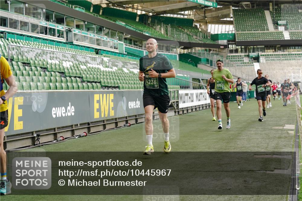 13.09.2026 - 21. swb-Marathon Bremen Michael Burmester http://msf.ph/oto/10445967 13.09.2026 12:46:19 Laufen im Stadion 195, 280, 474, 508, 538, 567, 604, 697, 788, 868, 1017, 1034, 1181, 1241, 1277, 1554, 1863, 1937, 2020, 2021, 2084, 2087, 2297, 2538, 2809, 2889, 3092, 3196, 3271, 3424, 3520, 3609, 4110, 4157, 4236, 4777, 5024, 5092, 5238, 5283, 5674, 5719, 5725, 6053, 6686, 6815, 6918, 7102, 7336, 7478, 7814, 7871, 8054, 8096, 8319, 8325, 8331, 8334, 8670, 8701, 8756, 8936, 8983, 9070, 9129, 9273, 9306, 9495, 9544, 9583, 9642, 9813, 13034, 439, 1667, 1850 meine-sportfotos.de