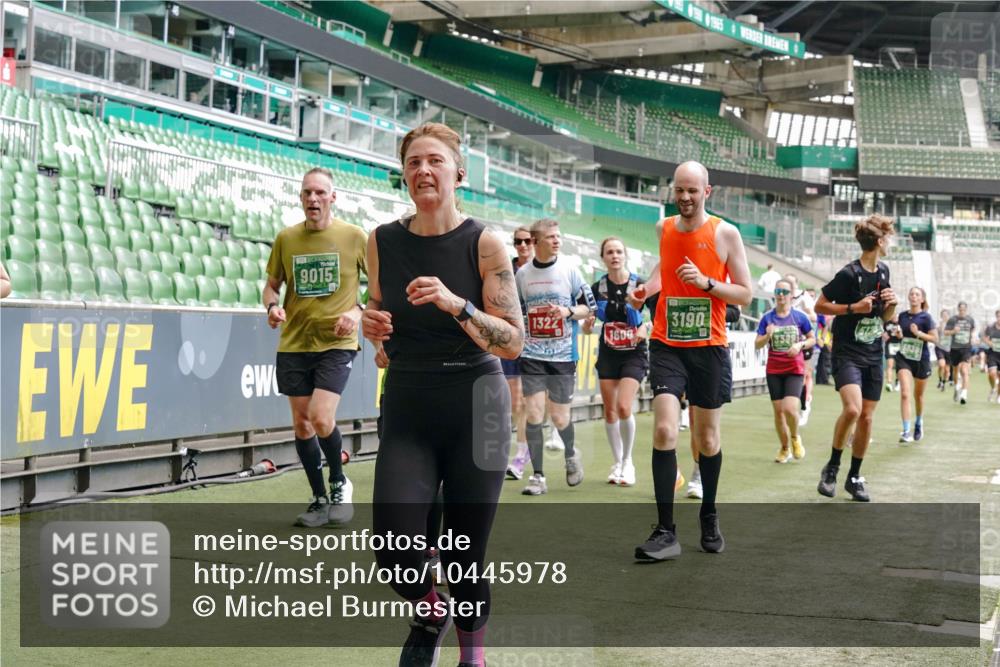 13.09.2026 - 21. swb-Marathon Bremen Michael Burmester http://msf.ph/oto/10445978 13.09.2026 13:08:07 Laufen im Stadion 132, 156, 310, 489, 551, 607, 682, 716, 800, 808, 809, 831, 834, 846, 884, 911, 922, 1025, 1124, 1173, 1189, 1210, 1285, 1289, 1322, 1364, 1369, 1387, 1395, 1398, 1532, 1559, 1600, 1688, 1831, 1841, 1854, 1871, 1899, 1926, 1938, 2003, 2041, 2070, 2090, 2215, 2219, 2229, 2283, 2318, 2366, 2380, 2405, 2413, 2440, 2467, 2492, 2565, 2611, 2635, 2699, 2707, 2721, 2727, 2731, 2755, 2782, 2802, 2818, 2823, 2831, 2841, 2866, 2897, 2911, 2930, 2949, 2960 meine-sportfotos.de