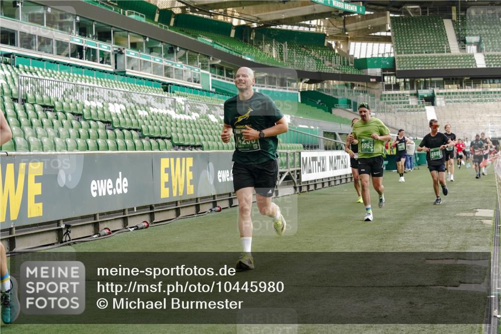 13.09.2026 - 21. swb-Marathon Bremen Michael Burmester http://msf.ph/oto/10445980 13.09.2026 12:46:19 Laufen im Stadion 195, 280, 474, 508, 538, 567, 604, 697, 788, 868, 1017, 1034, 1181, 1241, 1277, 1554, 1863, 1937, 2020, 2021, 2084, 2087, 2297, 2538, 2809, 2889, 3092, 3196, 3271, 3424, 3520, 3609, 4110, 4157, 4236, 4777, 5024, 5092, 5238, 5283, 5674, 5719, 5725, 6053, 6686, 6815, 6918, 7102, 7336, 7478, 7814, 7871, 8054, 8096, 8319, 8325, 8331, 8334, 8670, 8701, 8756, 8936, 8983, 9070, 9129, 9273, 9306, 9495, 9544, 9583, 9642, 9813, 13034, 439, 1667, 1850 meine-sportfotos.de