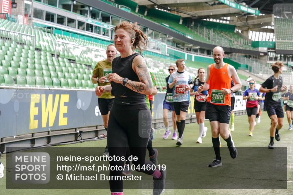 13.09.2026 - 21. swb-Marathon Bremen Michael Burmester http://msf.ph/oto/10446019 13.09.2026 13:08:07 Laufen im Stadion 132, 156, 310, 489, 551, 607, 682, 716, 800, 808, 809, 831, 834, 846, 884, 911, 922, 1025, 1124, 1173, 1189, 1210, 1285, 1289, 1322, 1364, 1369, 1387, 1395, 1398, 1532, 1559, 1600, 1688, 1831, 1841, 1854, 1871, 1899, 1926, 1938, 2003, 2041, 2070, 2090, 2215, 2219, 2229, 2283, 2318, 2366, 2380, 2405, 2413, 2440, 2467, 2492, 2565, 2611, 2635, 2699, 2707, 2721, 2727, 2731, 2755, 2782, 2802, 2818, 2823, 2831, 2841, 2866, 2897, 2911, 2930, 2949, 2960 meine-sportfotos.de