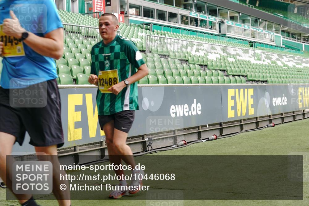 13.09.2026 - 21. swb-Marathon Bremen Michael Burmester http://msf.ph/oto/10446068 13.09.2026 10:29:27 Laufen im Stadion 10162, 10170, 10183, 10189, 10193, 10200, 10218, 10233, 10253, 10267, 10270, 10294, 10316, 10329, 10334, 10348, 10381, 10392, 10421, 10426, 10452, 10467, 10508, 10525, 10537, 10538, 10544, 10585, 10652, 10655, 10709, 10734, 10739, 10761, 10763, 10764, 10770, 10808, 10814, 10825, 10827, 10835, 10840, 10876, 10887, 10906, 10910, 10923, 10966, 10993, 11002, 11005, 11007, 11018, 11035, 11058, 11087, 11092, 11109, 11170 meine-sportfotos.de