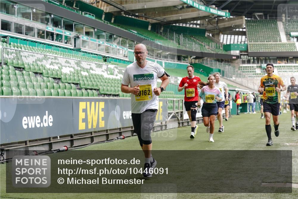 13.09.2026 - 21. swb-Marathon Bremen Michael Burmester http://msf.ph/oto/10446091 13.09.2026 10:29:27 Laufen im Stadion 10162, 10170, 10183, 10189, 10193, 10200, 10218, 10233, 10253, 10267, 10270, 10294, 10316, 10329, 10334, 10348, 10381, 10392, 10421, 10426, 10452, 10467, 10508, 10525, 10537, 10538, 10544, 10585, 10652, 10655, 10709, 10734, 10739, 10761, 10763, 10764, 10770, 10808, 10814, 10825, 10827, 10835, 10840, 10876, 10887, 10906, 10910, 10923, 10966, 10993, 11002, 11005, 11007, 11018, 11035, 11058, 11087, 11092, 11109, 11170 meine-sportfotos.de
