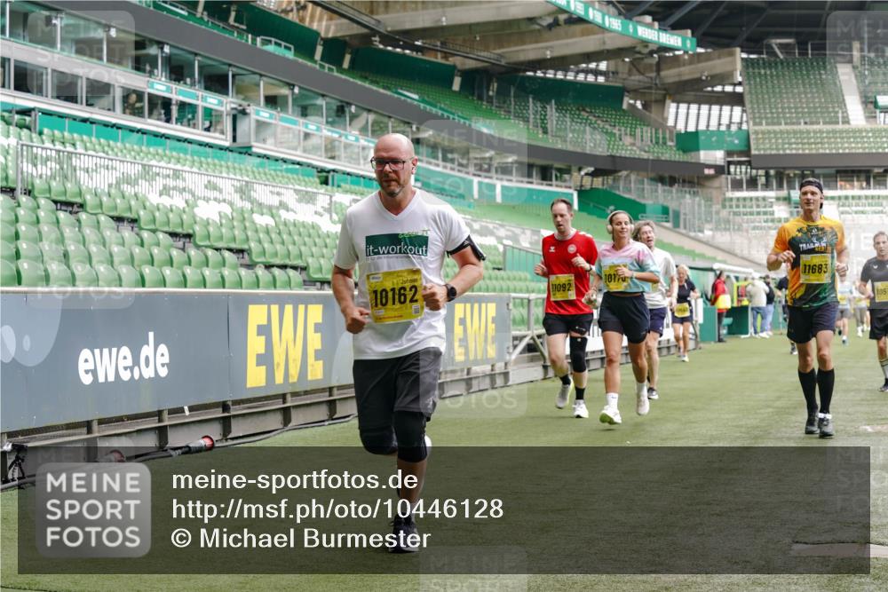 13.09.2026 - 21. swb-Marathon Bremen Michael Burmester http://msf.ph/oto/10446128 13.09.2026 10:29:28 Laufen im Stadion 10162, 10170, 10183, 10189, 10193, 10200, 10218, 10233, 10253, 10267, 10270, 10294, 10316, 10329, 10334, 10348, 10381, 10392, 10421, 10426, 10452, 10467, 10508, 10525, 10537, 10538, 10544, 10585, 10652, 10655, 10709, 10734, 10739, 10761, 10763, 10764, 10770, 10808, 10814, 10825, 10827, 10835, 10840, 10876, 10887, 10906, 10910, 10923, 10966, 10993, 11002, 11005, 11007, 11018, 11035, 11058, 11087, 11092, 11109, 11170 meine-sportfotos.de