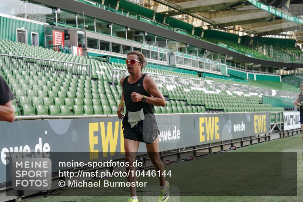 13.09.2026 - 21. swb-Marathon Bremen Michael Burmester http://msf.ph/oto/10446144 13.09.2026 12:46:24 Laufen im Stadion 195, 280, 474, 508, 538, 567, 604, 697, 788, 868, 1017, 1034, 1181, 1241, 1277, 1554, 1863, 2020, 2021, 2084, 2087, 2297, 2538, 2809, 2889, 3092, 3196, 3271, 3424, 3520, 3609, 4110, 4157, 4236, 4777, 4808, 5024, 5092, 5238, 5283, 5674, 5719, 5725, 6053, 6686, 6815, 6918, 7102, 7336, 7478, 7814, 7871, 8054, 8096, 8319, 8325, 8331, 8334, 8670, 8701, 8756, 8936, 8983, 9070, 9129, 9273, 9306, 9495, 9544, 9583, 9642, 9813, 13034, 439, 1667, 1850 meine-sportfotos.de