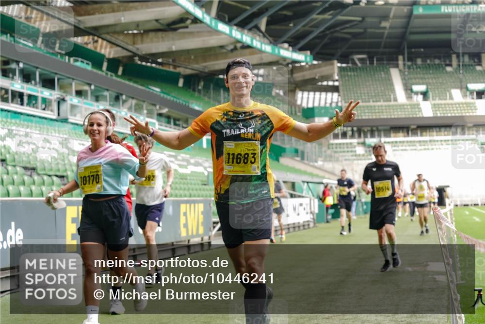 13.09.2026 - 21. swb-Marathon Bremen Michael Burmester http://msf.ph/oto/10446241 13.09.2026 10:29:30 Laufen im Stadion 10162, 10170, 10183, 10193, 10200, 10218, 10233, 10253, 10267, 10270, 10294, 10316, 10329, 10334, 10348, 10381, 10392, 10421, 10426, 10452, 10467, 10525, 10537, 10538, 10544, 10585, 10641, 10652, 10655, 10709, 10734, 10739, 10761, 10763, 10764, 10770, 10780, 10808, 10814, 10825, 10827, 10835, 10840, 10876, 10887, 10906, 10910, 10923, 10966, 10993, 11002, 11005, 11007, 11018, 11035, 11058, 11087, 11092, 11109, 11170 meine-sportfotos.de