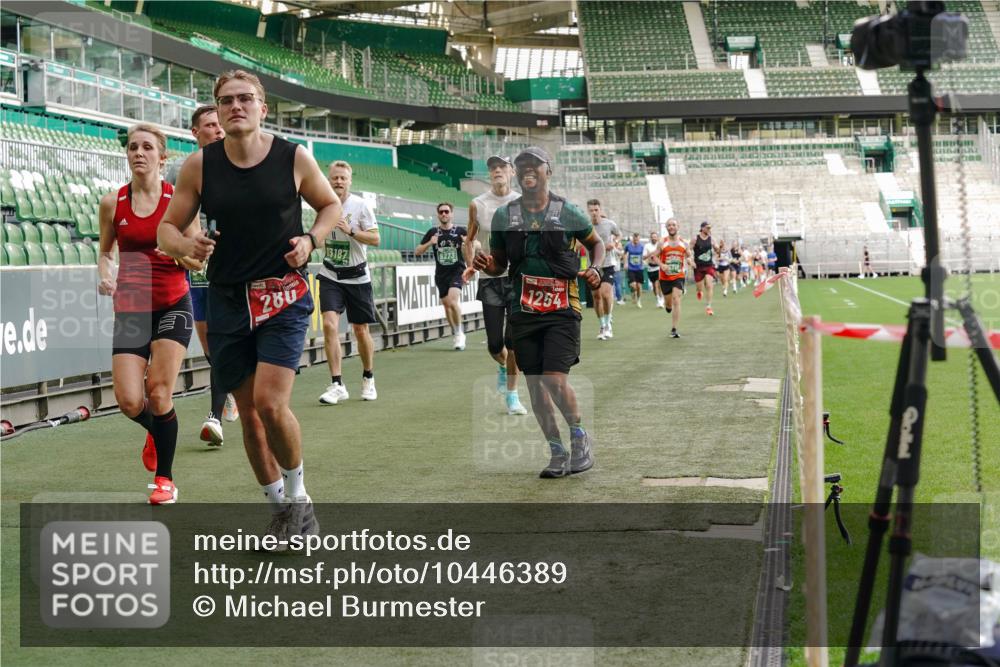 13.09.2026 - 21. swb-Marathon Bremen Michael Burmester http://msf.ph/oto/10446389 13.09.2026 12:46:33 Laufen im Stadion 195, 280, 474, 508, 538, 567, 604, 697, 788, 868, 1017, 1034, 1181, 1241, 1277, 1554, 1863, 2020, 2021, 2084, 2087, 2297, 2538, 2646, 2809, 2889, 3118, 3196, 3271, 3284, 3424, 3520, 4025, 4110, 4157, 4236, 4239, 4729, 4777, 4808, 5024, 5092, 5238, 5283, 5674, 5719, 5725, 5976, 6053, 6686, 6815, 6918, 7102, 7336, 7478, 7814, 7871, 8054, 8096, 8319, 8325, 8331, 8334, 8670, 8701, 8756, 8936, 8983, 9061, 9070, 9129, 9273, 9306, 9495, 9544, 9642, 9813, 9918, 13034, 439 meine-sportfotos.de