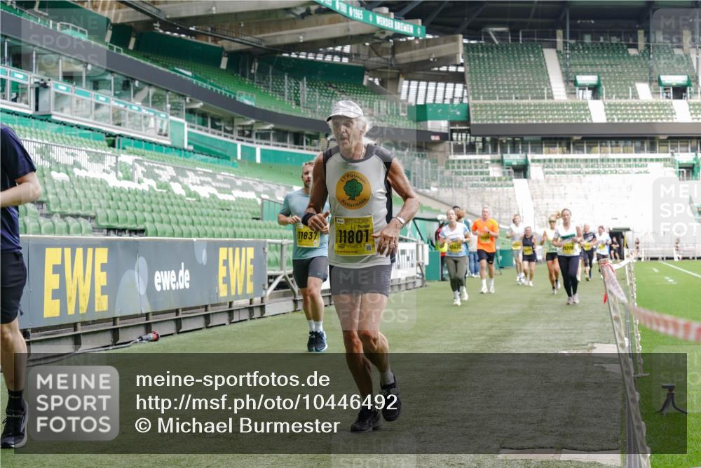 13.09.2026 - 21. swb-Marathon Bremen Michael Burmester http://msf.ph/oto/10446492 13.09.2026 10:29:37 Laufen im Stadion 10162, 10170, 10183, 10193, 10200, 10218, 10233, 10253, 10267, 10270, 10294, 10316, 10334, 10348, 10381, 10392, 10421, 10426, 10452, 10467, 10515, 10525, 10537, 10538, 10544, 10585, 10588, 10641, 10652, 10655, 10709, 10734, 10739, 10761, 10763, 10764, 10770, 10780, 10808, 10825, 10827, 10835, 10837, 10840, 10876, 10887, 10906, 10910, 10923, 10966, 10984, 10993, 11002, 11005, 11007, 11018, 11035, 11058, 11087, 11092, 11109, 11170 meine-sportfotos.de