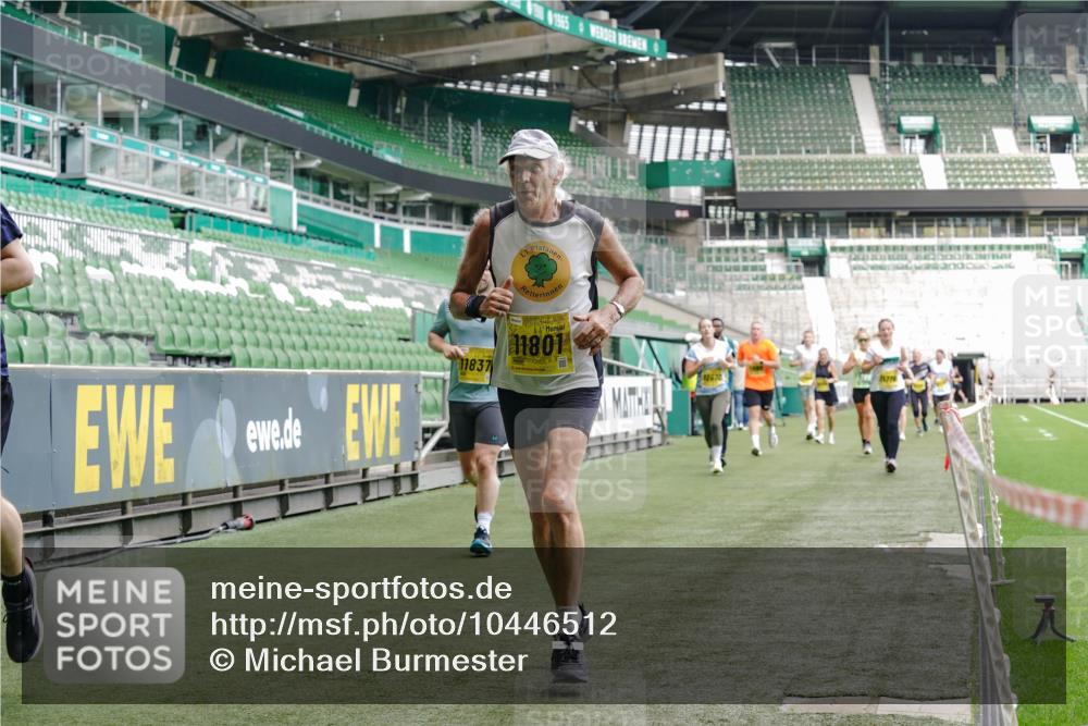 13.09.2026 - 21. swb-Marathon Bremen Michael Burmester http://msf.ph/oto/10446512 13.09.2026 10:29:37 Laufen im Stadion 10162, 10170, 10183, 10193, 10200, 10218, 10233, 10253, 10267, 10270, 10294, 10316, 10334, 10348, 10381, 10392, 10421, 10426, 10452, 10467, 10515, 10525, 10537, 10538, 10544, 10585, 10588, 10641, 10652, 10655, 10709, 10734, 10739, 10761, 10763, 10764, 10770, 10780, 10808, 10825, 10827, 10835, 10837, 10840, 10876, 10887, 10906, 10910, 10923, 10966, 10984, 10993, 11002, 11005, 11007, 11018, 11035, 11058, 11087, 11092, 11109, 11170 meine-sportfotos.de