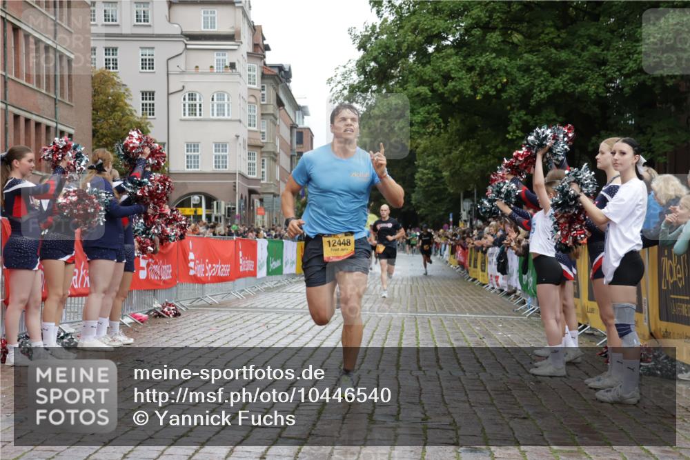 13.09.2026 - Kiel Lauf Yannick Fuchs http://msf.ph/oto/10446540 13.09.2026 12:17:39 Ziel 3366, 7186, 12084, 12449, 12521, 1166, 3643, 4325, 5522, 10684, 11287, 12448, 639, 6359, 6932, 9247, 9345, 12351, 1641, 8057, 10638, 10897 meine-sportfotos.de