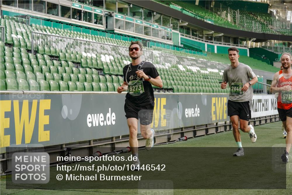13.09.2026 - 21. swb-Marathon Bremen Michael Burmester http://msf.ph/oto/10446542 13.09.2026 12:46:37 Laufen im Stadion 195, 474, 508, 538, 567, 604, 621, 697, 788, 868, 1017, 1034, 1181, 1241, 1277, 1554, 1863, 2020, 2021, 2084, 2087, 2297, 2538, 2646, 2809, 2889, 3118, 3196, 3271, 3284, 3297, 3424, 3520, 4025, 4110, 4157, 4236, 4239, 4729, 4777, 4808, 5024, 5092, 5238, 5283, 5674, 5719, 5725, 5976, 6053, 6686, 6815, 6918, 7102, 7336, 7478, 7814, 7871, 8054, 8060, 8096, 8319, 8325, 8331, 8334, 8670, 8701, 8756, 8936, 8983, 9061, 9070, 9129, 9273, 9306, 9495, 9544, 9642, 9813, 9918, 13034, 439 meine-sportfotos.de