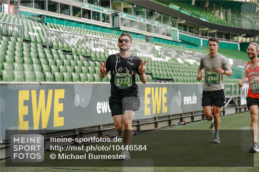13.09.2026 - 21. swb-Marathon Bremen Michael Burmester http://msf.ph/oto/10446584 13.09.2026 12:46:38 Laufen im Stadion 195, 474, 508, 538, 567, 604, 621, 697, 788, 868, 1017, 1034, 1181, 1241, 1277, 1554, 1863, 2020, 2021, 2084, 2087, 2297, 2538, 2646, 2809, 2889, 3118, 3196, 3271, 3284, 3297, 3424, 3520, 4025, 4110, 4157, 4236, 4239, 4729, 4777, 4808, 5024, 5092, 5238, 5283, 5674, 5719, 5725, 5976, 6053, 6686, 6815, 6918, 7102, 7336, 7478, 7814, 7871, 8054, 8060, 8096, 8319, 8325, 8331, 8334, 8670, 8701, 8756, 8936, 8983, 9061, 9070, 9129, 9273, 9306, 9495, 9544, 9642, 9813, 9918, 13034, 439 meine-sportfotos.de