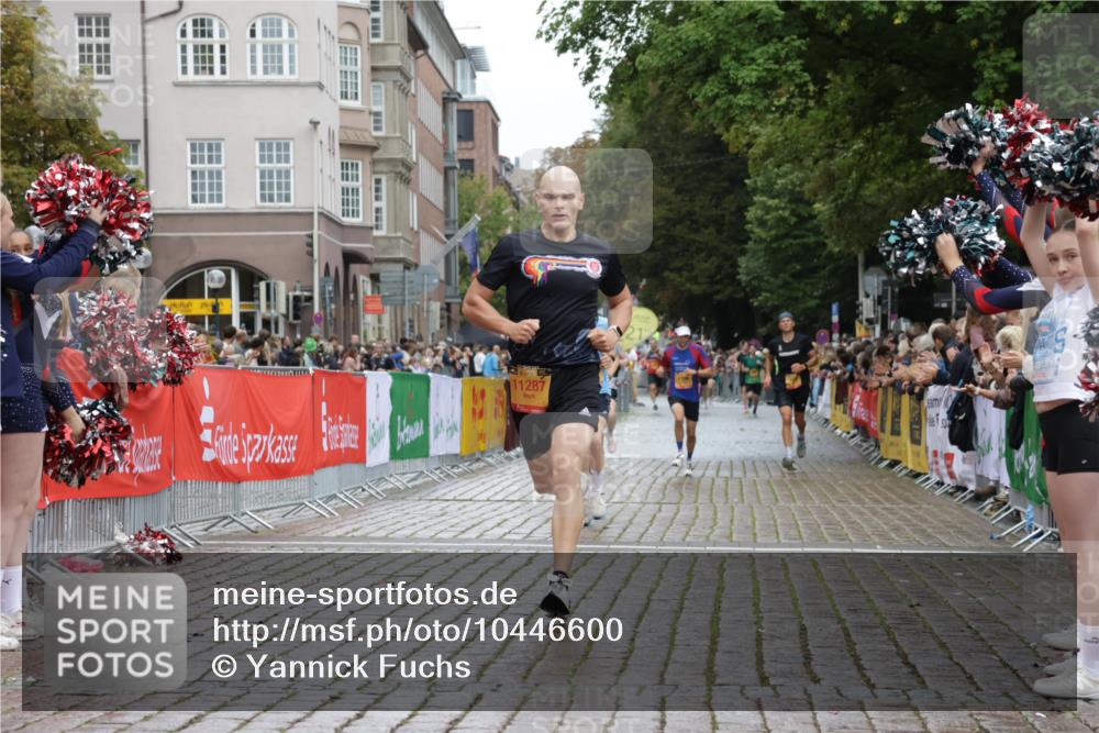 13.09.2026 - Kiel Lauf Yannick Fuchs http://msf.ph/oto/10446600 13.09.2026 12:17:42 Ziel 639, 3366, 6359, 6932, 7186, 9345, 12084, 12351, 12449, 12521, 1166, 3643, 4325, 5522, 10684, 11287, 12448, 8927, 9247, 1641, 10638, 10897 meine-sportfotos.de
