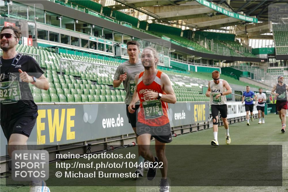13.09.2026 - 21. swb-Marathon Bremen Michael Burmester http://msf.ph/oto/10446622 13.09.2026 12:46:39 Laufen im Stadion 195, 474, 508, 538, 567, 604, 621, 697, 788, 868, 1017, 1034, 1181, 1241, 1277, 1554, 1863, 2021, 2084, 2087, 2297, 2538, 2646, 2809, 2889, 3118, 3196, 3284, 3297, 3424, 3520, 4025, 4110, 4157, 4236, 4239, 4729, 4777, 4808, 5024, 5092, 5238, 5283, 5674, 5719, 5725, 5976, 6053, 6686, 6815, 6918, 7102, 7336, 7478, 7814, 7871, 8054, 8060, 8096, 8319, 8325, 8331, 8334, 8670, 8701, 8756, 8936, 8983, 9061, 9070, 9129, 9273, 9306, 9495, 9544, 9642, 9689, 9813, 9918, 13034, 439 meine-sportfotos.de