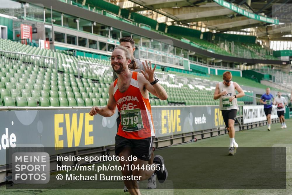 13.09.2026 - 21. swb-Marathon Bremen Michael Burmester http://msf.ph/oto/10446651 13.09.2026 12:46:39 Laufen im Stadion 195, 474, 508, 538, 567, 604, 621, 697, 788, 868, 1017, 1034, 1181, 1241, 1277, 1554, 1863, 2021, 2084, 2087, 2297, 2538, 2646, 2809, 2889, 3118, 3196, 3284, 3297, 3424, 3520, 4025, 4110, 4157, 4236, 4239, 4729, 4777, 4808, 5024, 5092, 5238, 5283, 5674, 5719, 5725, 5976, 6053, 6686, 6815, 6918, 7102, 7336, 7478, 7814, 7871, 8054, 8060, 8096, 8319, 8325, 8331, 8334, 8670, 8701, 8756, 8936, 8983, 9061, 9070, 9129, 9273, 9306, 9495, 9544, 9642, 9689, 9813, 9918, 13034, 439 meine-sportfotos.de