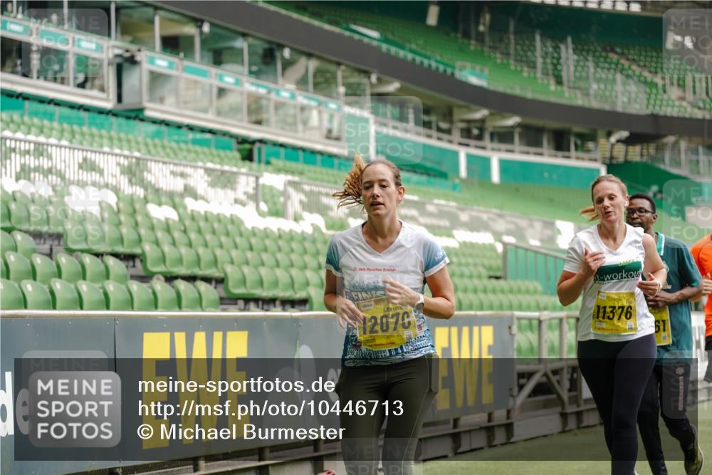 13.09.2026 - 21. swb-Marathon Bremen Michael Burmester http://msf.ph/oto/10446713 13.09.2026 10:29:42 Laufen im Stadion 10162, 10170, 10183, 10193, 10200, 10218, 10233, 10253, 10267, 10294, 10316, 10334, 10348, 10381, 10392, 10421, 10426, 10452, 10467, 10515, 10525, 10537, 10538, 10544, 10585, 10588, 10641, 10652, 10655, 10709, 10734, 10739, 10761, 10763, 10764, 10770, 10780, 10808, 10825, 10827, 10835, 10837, 10840, 10862, 10863, 10876, 10884, 10887, 10906, 10910, 10923, 10966, 10984, 10993, 11002, 11005, 11007, 11018, 11035, 11058, 11087, 11109, 11170 meine-sportfotos.de