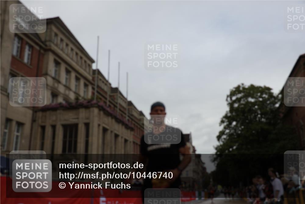 13.09.2026 - Kiel Lauf Yannick Fuchs http://msf.ph/oto/10446740 13.09.2026 12:17:52 Ziel 639, 6359, 6932, 9247, 9345, 12351, 1166, 3366, 3643, 4325, 5522, 7186, 10684, 11287, 12084, 12449, 12521, 1043, 3774, 4114, 7946, 8927, 11287, 12448 meine-sportfotos.de