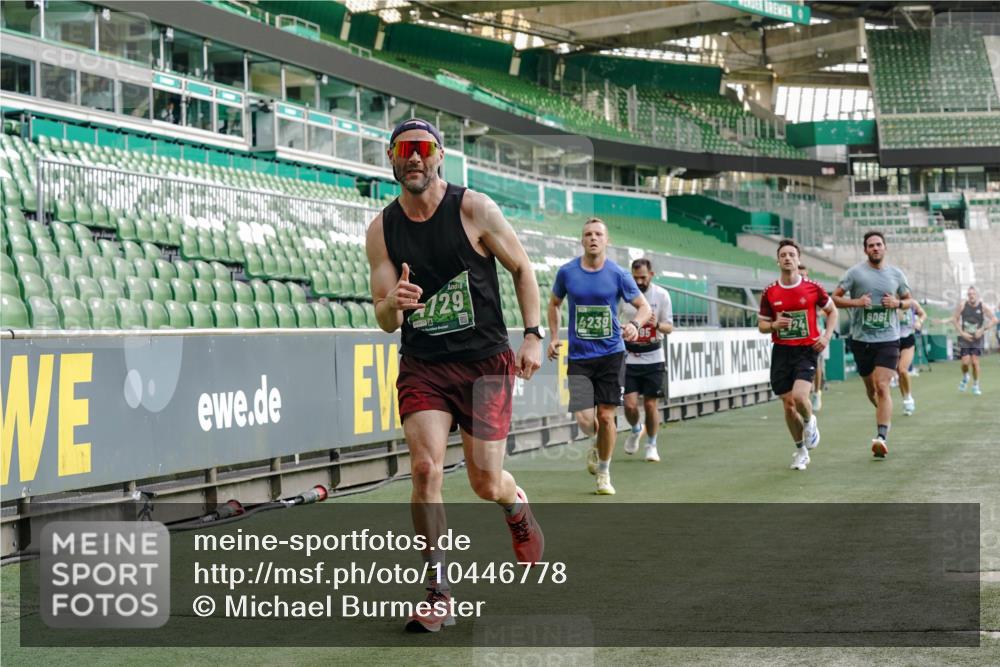13.09.2026 - 21. swb-Marathon Bremen Michael Burmester http://msf.ph/oto/10446778 13.09.2026 12:46:42 Laufen im Stadion 195, 474, 508, 538, 567, 604, 621, 697, 788, 868, 1017, 1034, 1181, 1241, 1277, 1554, 1863, 2021, 2084, 2087, 2297, 2538, 2646, 2809, 2889, 3118, 3196, 3284, 3297, 3424, 3520, 4025, 4110, 4157, 4236, 4239, 4729, 4777, 4808, 4992, 5024, 5238, 5283, 5674, 5719, 5725, 5976, 6053, 6686, 6815, 6918, 7102, 7336, 7478, 7814, 7871, 8054, 8060, 8096, 8319, 8325, 8331, 8334, 8670, 8701, 8756, 8936, 8983, 9061, 9070, 9273, 9306, 9495, 9544, 9642, 9689, 9813, 9918, 13034, 439 meine-sportfotos.de