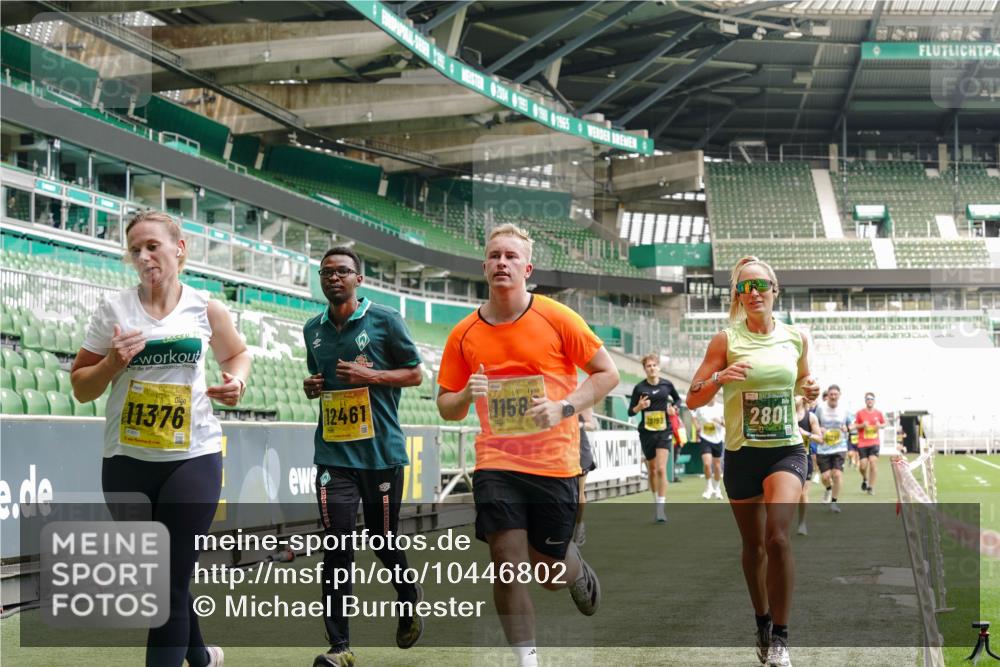 13.09.2026 - 21. swb-Marathon Bremen Michael Burmester http://msf.ph/oto/10446802 13.09.2026 10:29:44 Laufen im Stadion 10162, 10170, 10183, 10193, 10200, 10218, 10233, 10253, 10267, 10294, 10316, 10334, 10348, 10359, 10381, 10392, 10421, 10426, 10452, 10467, 10515, 10525, 10537, 10538, 10544, 10585, 10588, 10641, 10652, 10655, 10709, 10734, 10739, 10761, 10763, 10764, 10780, 10808, 10825, 10827, 10835, 10837, 10840, 10862, 10863, 10876, 10884, 10887, 10906, 10910, 10923, 10966, 10984, 10993, 11002, 11005, 11007, 11018, 11035, 11058, 11087, 11109, 11170 meine-sportfotos.de
