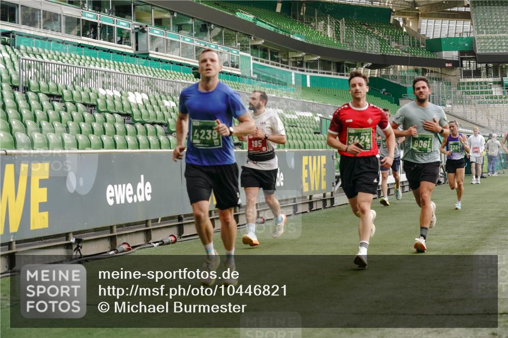 13.09.2026 - 21. swb-Marathon Bremen Michael Burmester http://msf.ph/oto/10446821 13.09.2026 12:46:44 Laufen im Stadion 195, 474, 538, 567, 604, 621, 697, 788, 868, 1017, 1034, 1181, 1241, 1277, 1554, 1863, 2021, 2084, 2087, 2266, 2297, 2538, 2646, 2809, 2889, 3118, 3196, 3284, 3297, 3424, 3520, 4025, 4110, 4157, 4236, 4239, 4729, 4777, 4808, 4992, 5024, 5238, 5283, 5674, 5719, 5725, 5976, 6053, 6686, 6784, 6815, 6918, 7102, 7336, 7478, 7814, 7871, 8054, 8060, 8096, 8319, 8325, 8331, 8334, 8670, 8701, 8756, 8936, 8983, 9061, 9070, 9273, 9306, 9495, 9544, 9642, 9689, 9813, 9918, 13034, 439 meine-sportfotos.de