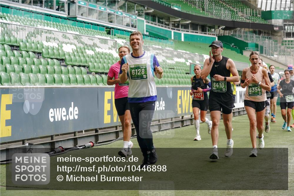 13.09.2026 - 21. swb-Marathon Bremen Michael Burmester http://msf.ph/oto/10446898 13.09.2026 13:08:23 Laufen im Stadion 132, 156, 489, 549, 551, 607, 625, 682, 716, 800, 808, 809, 834, 846, 884, 911, 922, 1025, 1124, 1150, 1173, 1189, 1210, 1285, 1289, 1322, 1364, 1387, 1395, 1398, 1532, 1559, 1600, 1688, 1831, 1841, 1854, 1871, 1880, 1899, 1926, 1938, 2003, 2041, 2070, 2215, 2219, 2229, 2243, 2283, 2318, 2366, 2380, 2405, 2413, 2429, 2441, 2467, 2492, 2565, 2611, 2635, 2692, 2699, 2721, 2727, 2731, 2755, 2782, 2802, 2818, 2823, 2831, 2841, 2866, 2897, 2911, 2930, 2941, 2949, 2960, 3327 meine-sportfotos.de