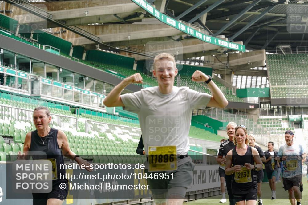 13.09.2026 - 21. swb-Marathon Bremen Michael Burmester http://msf.ph/oto/10446951 13.09.2026 10:29:48 Laufen im Stadion 10162, 10170, 10183, 10193, 10200, 10218, 10233, 10253, 10267, 10294, 10304, 10316, 10334, 10339, 10348, 10359, 10381, 10392, 10421, 10426, 10452, 10467, 10515, 10525, 10537, 10538, 10544, 10585, 10588, 10641, 10652, 10655, 10709, 10734, 10739, 10761, 10763, 10764, 10780, 10808, 10825, 10827, 10835, 10837, 10840, 10862, 10863, 10876, 10884, 10887, 10906, 10910, 10923, 10966, 10984, 10993, 11002, 11005, 11007, 11018, 11035, 11038, 11058, 11087, 11109, 11170 meine-sportfotos.de