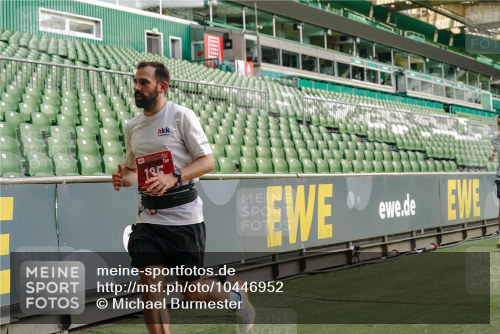 13.09.2026 - 21. swb-Marathon Bremen Michael Burmester http://msf.ph/oto/10446952 13.09.2026 12:46:47 Laufen im Stadion 195, 474, 538, 567, 604, 621, 697, 788, 868, 1017, 1034, 1181, 1241, 1277, 1554, 1863, 2021, 2084, 2087, 2266, 2297, 2538, 2646, 2809, 2889, 3118, 3196, 3284, 3297, 3424, 3520, 4025, 4110, 4157, 4236, 4239, 4614, 4729, 4777, 4808, 4992, 5024, 5238, 5283, 5674, 5719, 5725, 5976, 6053, 6686, 6784, 6815, 6918, 7102, 7336, 7814, 7871, 8060, 8096, 8319, 8325, 8331, 8334, 8670, 8701, 8756, 8936, 8983, 9061, 9070, 9273, 9495, 9544, 9689, 9813, 9918, 13034, 439 meine-sportfotos.de